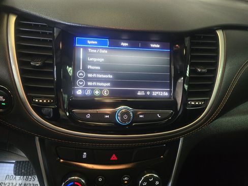 Used 2021 Chevrolet Trax LT w/ Midnight Edition image 21