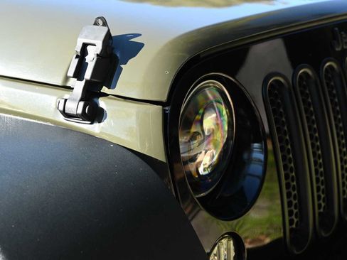 Used 2016 Jeep Wrangler Unlimited Sport image 8