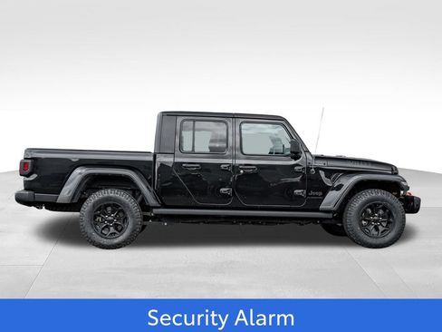 Used 2022 Jeep Gladiator Sport AWD/4WD image 8