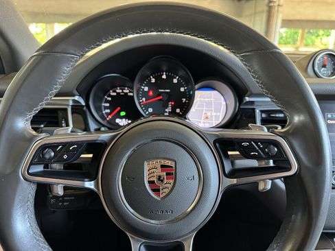 Used 2017 Porsche Macan AWD/4WD image 20