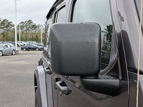 Used 2020 Jeep Wrangler Unlimited Sahara w/ Safety Group image 14