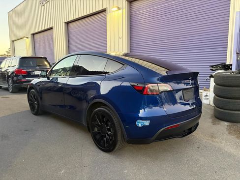 Used 2021 Tesla Model Y Long Range image 4
