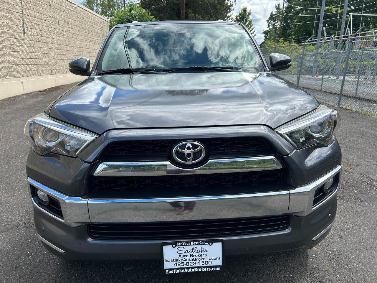 Used 2015 Toyota 4Runner Limited w/ Convenience Package AWD/4WD image 2