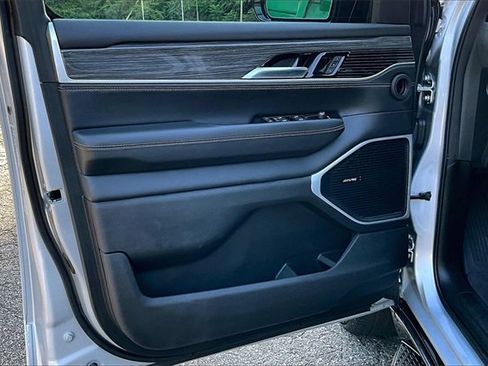 Used 2022 Jeep Wagoneer Series III image 17