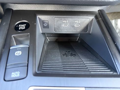 Certified 2025 Nissan Kicks SV image 11