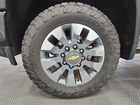 Used 2022 Chevrolet Silverado 2500 Custom w/ Custom Convenience Package image 37