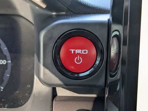 Used 2025 Toyota Tacoma TRD Sport image 18