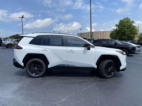 New 2026 Toyota RAV4 SE w/ Convenience Package AWD/4WD image 2
