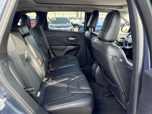 Used 2021 Jeep Cherokee Limited image 17