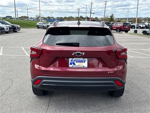 Certified 2024 Chevrolet Trax RS w/ Sunroof Package image 5