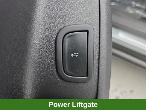 Used 2026 Chevrolet Traverse RS AWD/4WD image 23