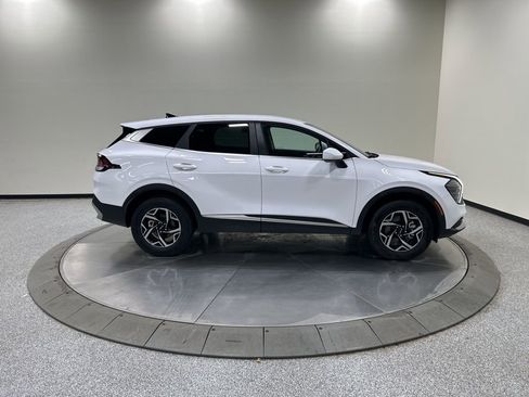 Used 2025 Kia Sportage LX image 5