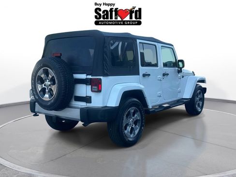 Used 2018 Jeep Wrangler Unlimited Sahara w/ Connectivity Group AWD/4WD image 8