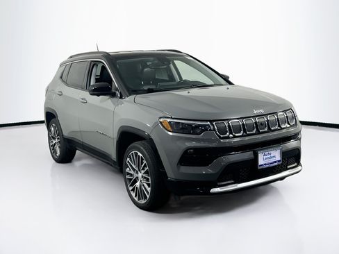 Used 2022 Jeep Compass Limited w/ Elite Group AWD/4WD image 3