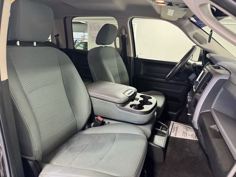 Used 2016 RAM 2500 Tradesman w/ Chrome Appearance Group image 25