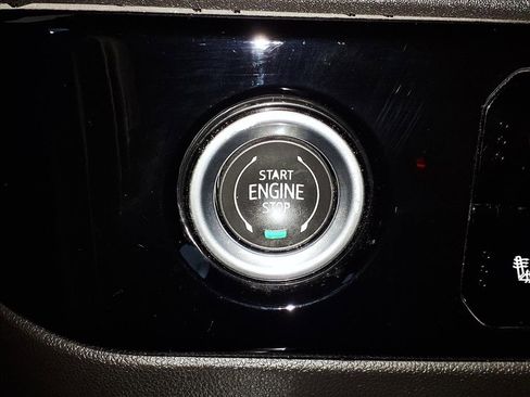 Used 2023 GMC Sierra 1500 Elevation image 17