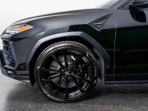Used 2021 Lamborghini Urus image 19