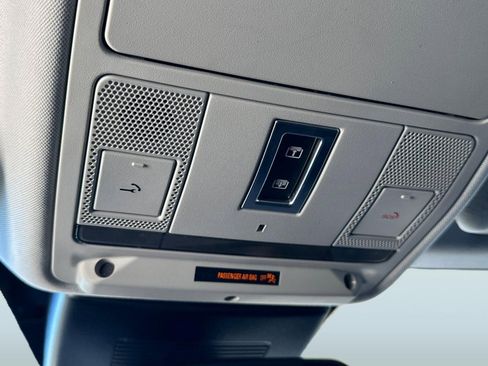 Used 2018 Land Rover Range Rover Evoque SE image 37