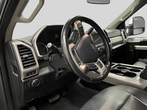 Used 2021 Ford F250 Lariat w/ Chrome Package image 10