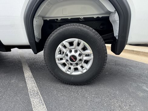 New 2025 GMC Sierra 2500 Pro image 6