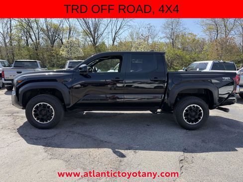Used 2024 Toyota Tacoma TRD Off-Road AWD/4WD image 34