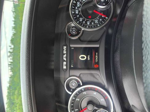 Used 2022 RAM 3500 Tradesman w/ Chrome Appearance Group AWD/4WD image 15