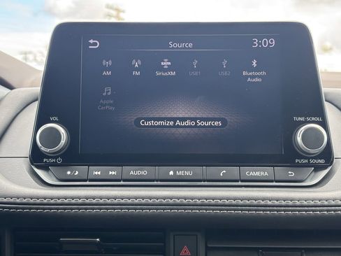 Used 2023 Nissan Rogue S image 17