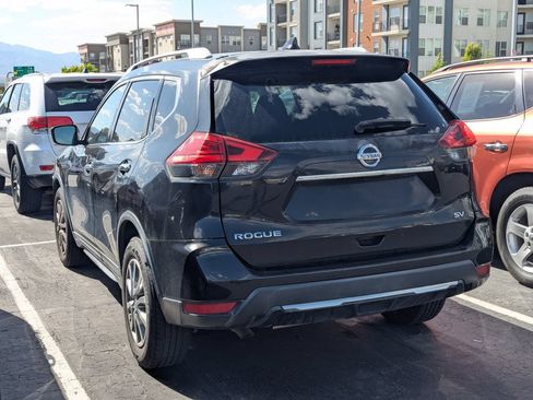 Used 2017 Nissan Rogue SV FWD image 5