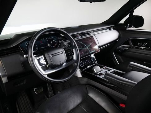 Used 2023 Land Rover Range Rover Long Wheelbase SE image 18