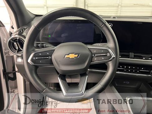 Used 2025 Chevrolet Equinox LT FWD image 41