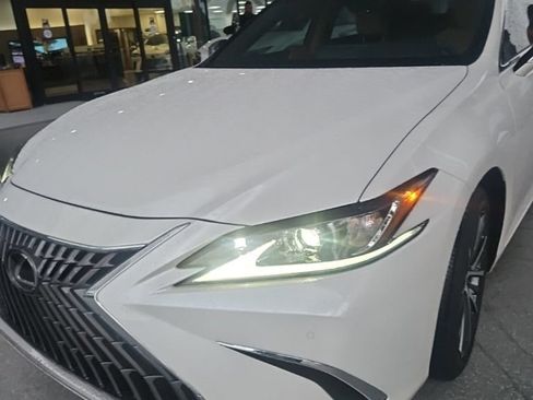 Used 2025 Lexus ES 350 w/ Premium Package FWD image 7