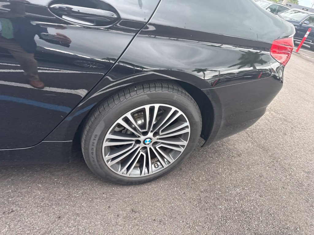 Used 2019 BMW 530i w/ Convenience Package RWD image 5