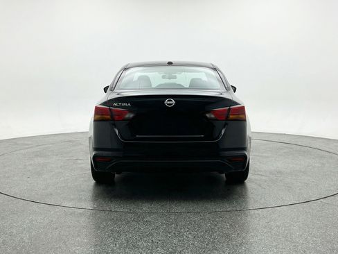 Used 2025 Nissan Altima 2.5 SV image 7