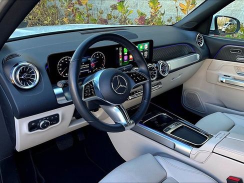 Used 2025 Mercedes-Benz GLB 250 4MATIC image 13