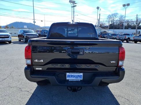 Used 2023 Toyota Tacoma SR image 5