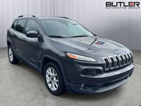Used 2016 Jeep Cherokee Latitude FWD image 6