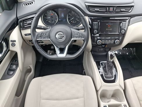 Used 2021 Nissan Rogue Sport SV AWD/4WD image 12