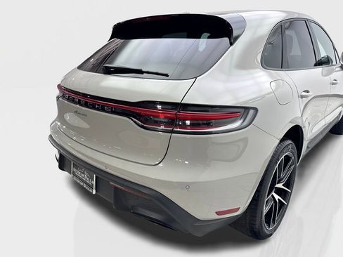 Used 2023 Porsche Macan image 18