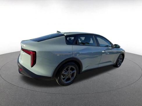 Used 2025 Kia K4 LXS image 14