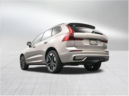 New 2026 Volvo XC60 T8 Plus w/ Protection Package Premier AWD/4WD image 23