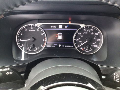 Used 2022 Nissan Pathfinder SL image 16