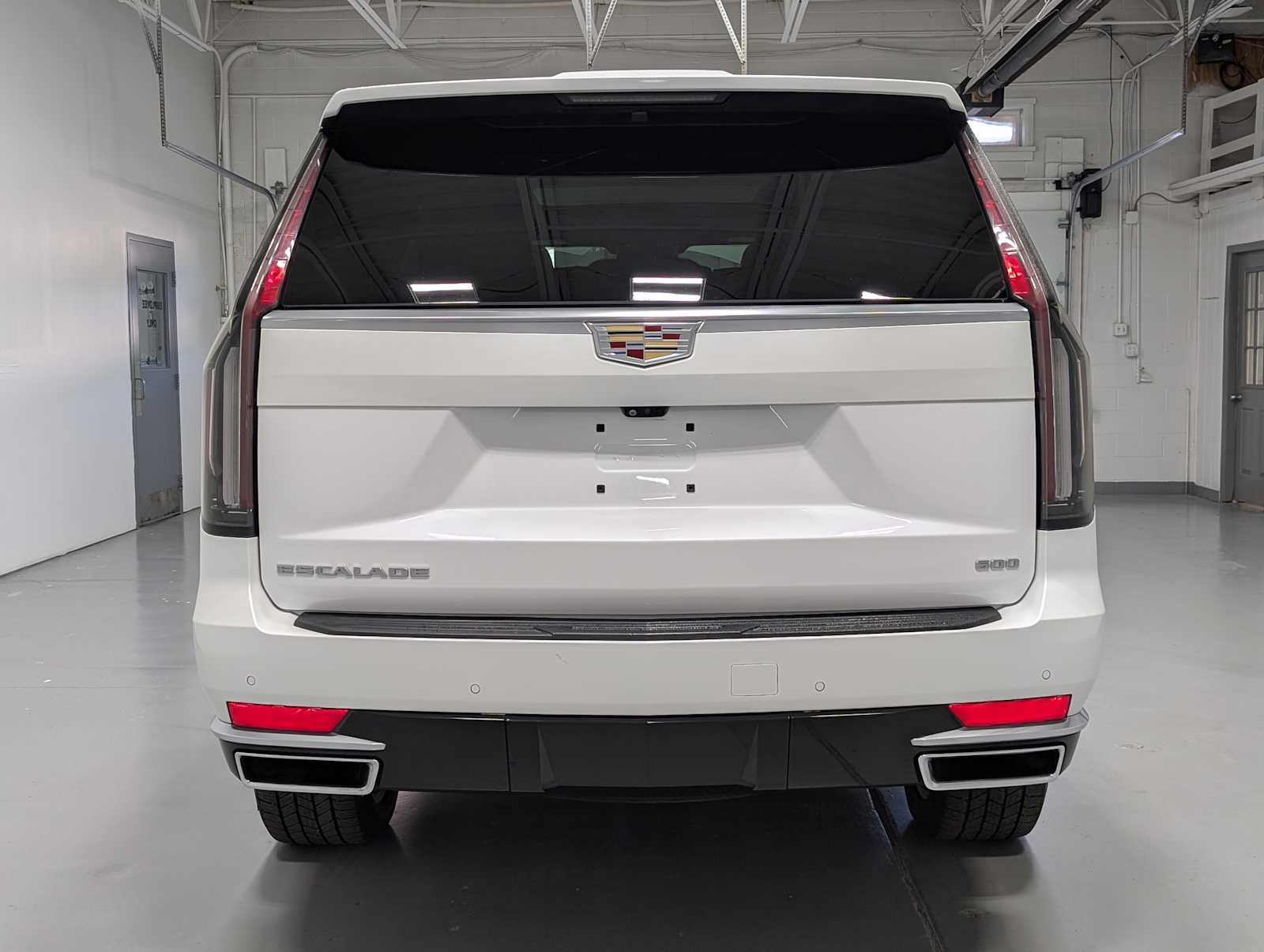 Used 2023 Cadillac Escalade Premium Luxury AWD/4WD image 9