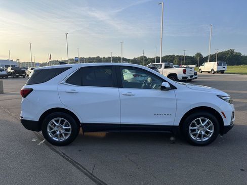 Used 2024 Chevrolet Equinox LT AWD/4WD image 12