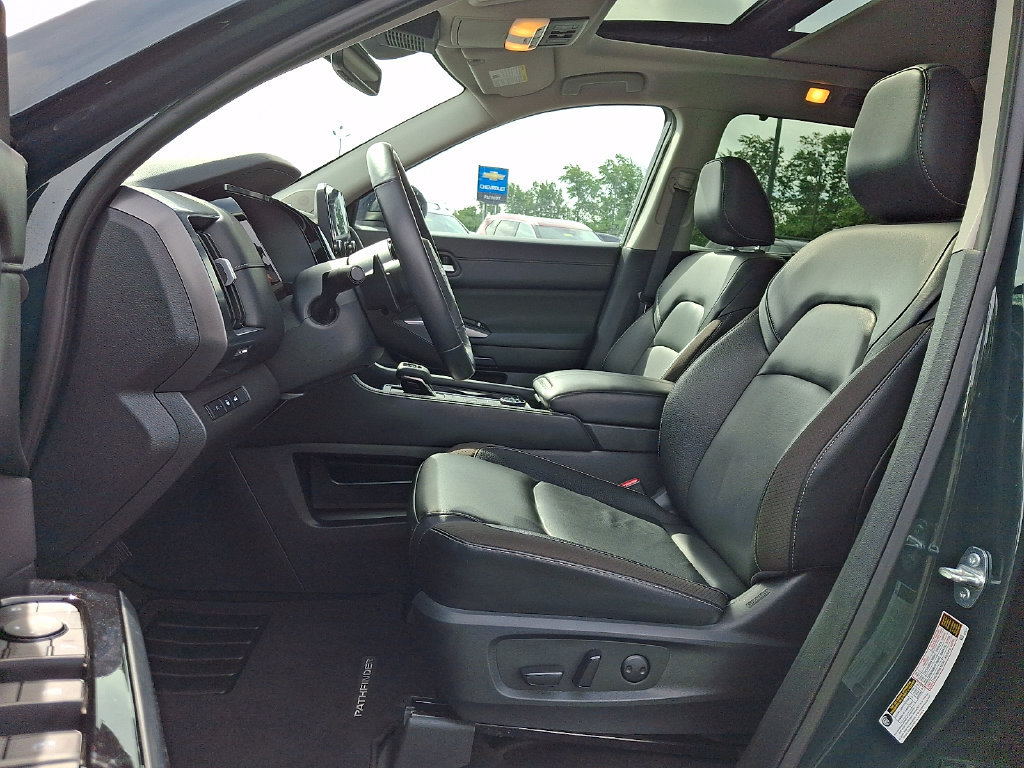 Certified 2024 Nissan Pathfinder SL w/ SL Premium Package AWD/4WD image 14