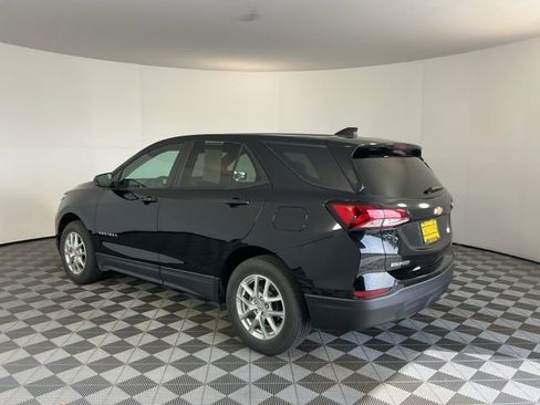 Used 2024 Chevrolet Equinox LS w/ LS Convenience Package image 7