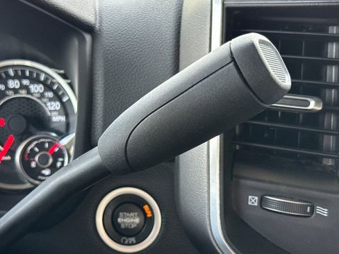 Used 2024 RAM 2500 Big Horn AWD/4WD image 31