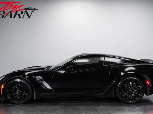 Used 2015 Chevrolet Corvette Z06 w/ 2LZ Preferred Equipment Group RWD image 10
