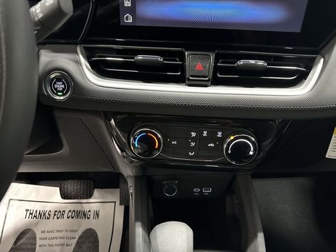 New 2026 Chevrolet TrailBlazer LT w/ Midnight Edition FWD image 17
