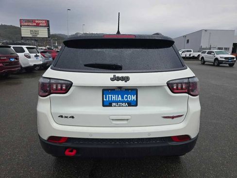 Used 2021 Jeep Compass Trailhawk image 4