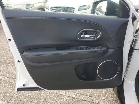 Used 2021 Honda HR-V EX-L image 13